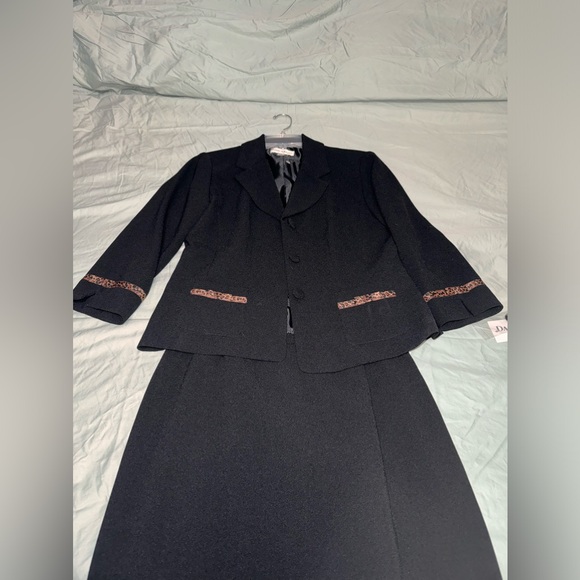 Vintage Skirt Set - Picture 2 of 7